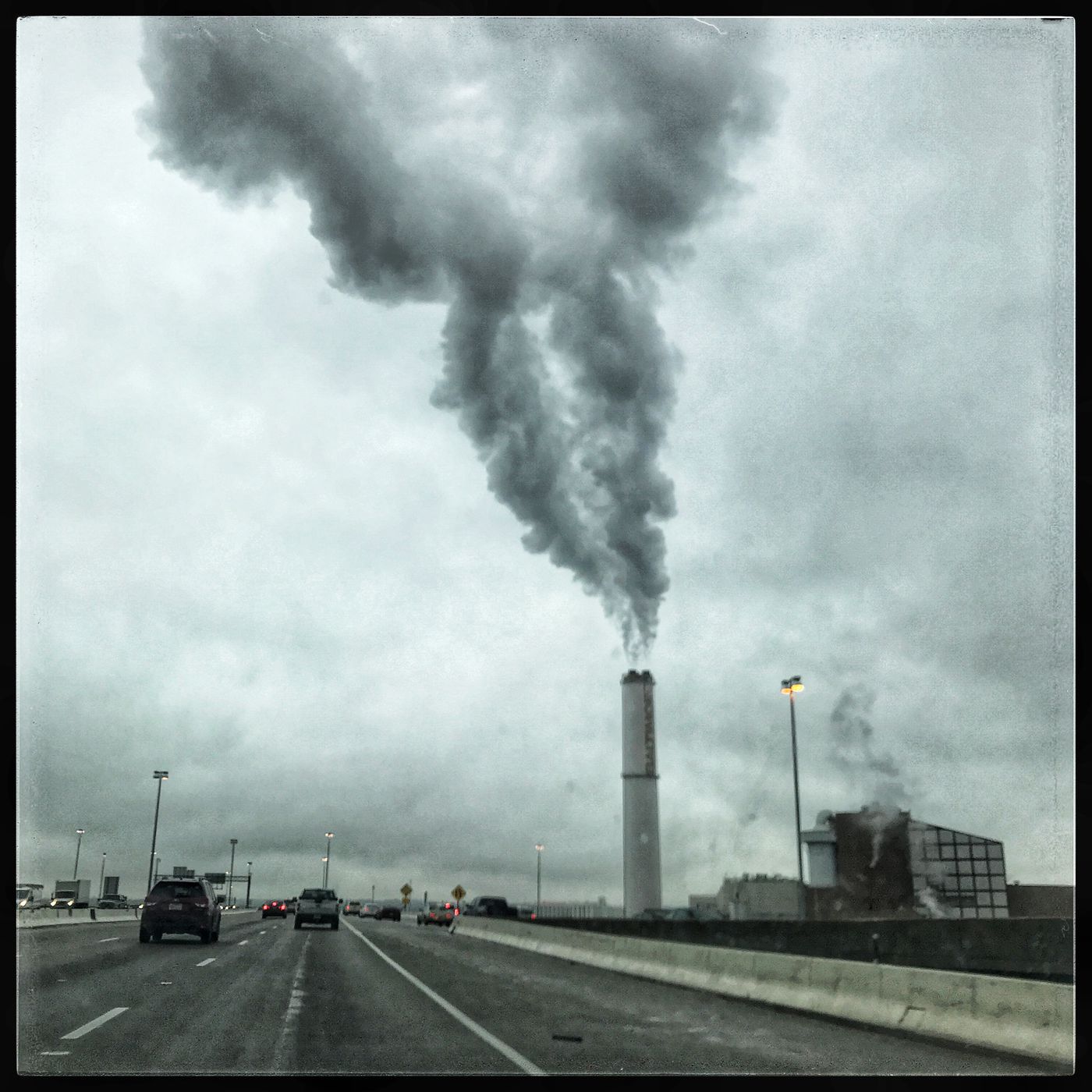 Случаи загрязнения воздуха. Что загрязняет воздух. Загрязнители воздуха. Атмосферное загрязнение. Загрязнение атмосферы воздуха.